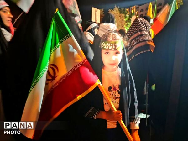 آیینه امید در اجتماعات مشهد