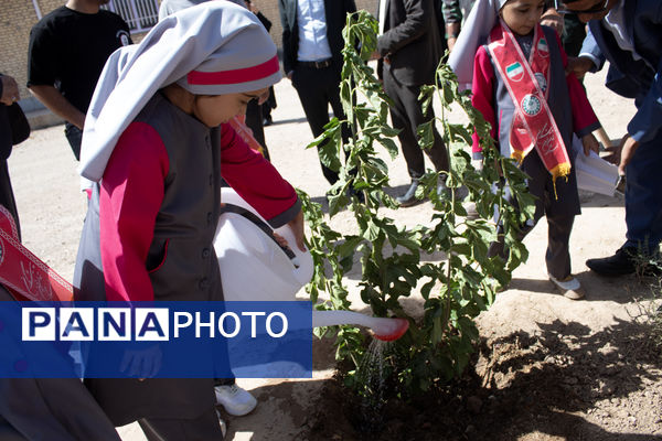 نهال‌های مهر در خاک دبستان ام‌السلمه جاجرم