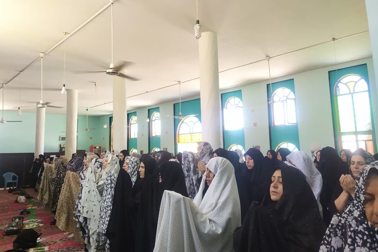 حضور بانوان لپویی در عزاداری و نماز ظهر عاشورا