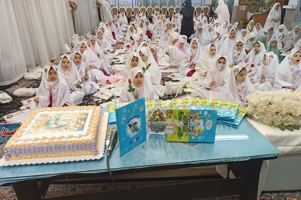 مراسم جشن تکلیف دانش‌آموزان دبستان راهیان نور ناحیه 2 شهرری 