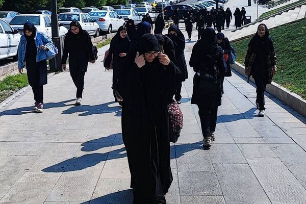 حضور دانش‌آموزان دبیرستان قلم چی ناحیه دو شهرری در اردوی باغ کتاب 