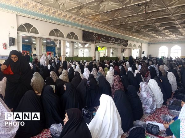 نماز جمعه ای با عطر رمضان در کاشمر 