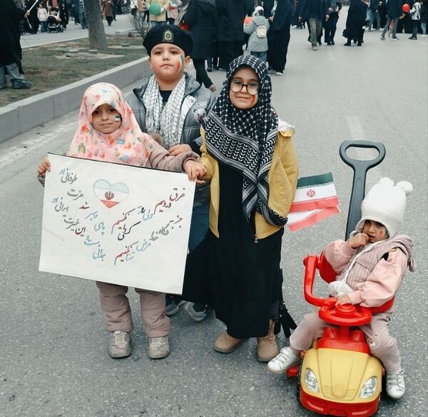 ثبت شکوه انقلاب از قاب دوربین در همدان