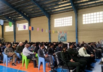 از تجلیل شمع‌های روشنگر تا معماران اندیشه