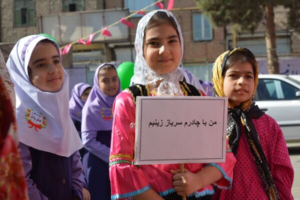 جشن میلاد حضرت زینب(س) با حضور مادران پرستار در دبستان علویان بهارستان‌دو