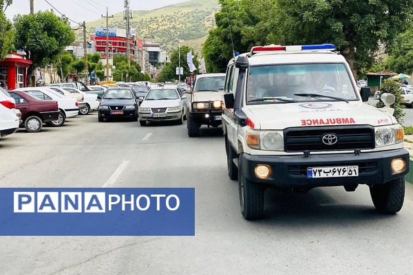 رژه باشکوه خودروهای امدادی به‌مناسبت هفته هلال‌احمر در بانه