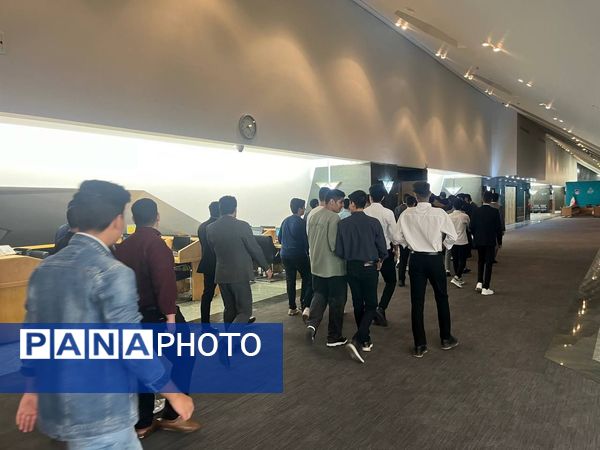 بازدید دانش آموزان دبیرستان نمونه آیت‌الله خامنه‌ای کاشمر از مجلس شورای اسلامی