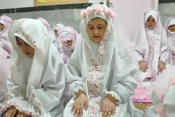 گرامیداشت اولین روزه دانش‌آموزان دبستان شهید بامدی