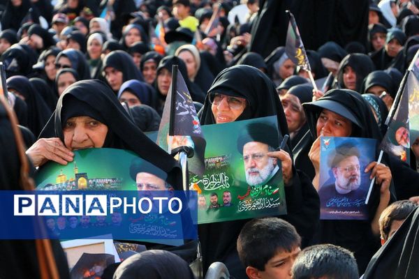 نخستین سالگرد خادم‌الرضا (علیه‌السلام) شهید آیت‌الله سید ابراهیم رئیسی در عرصه میدان شهدا مشهد 