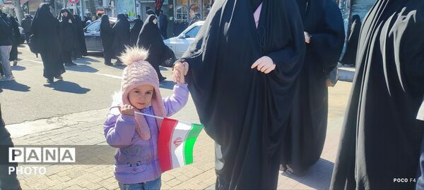 حضوری حماسی و عاشقانه در رثای رهبر