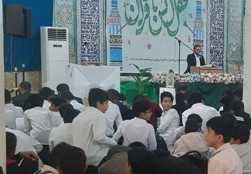 محفل انس با قرآن کریم با حضور یک هزار دانش آموز در شهرستان میناب برگزار شد