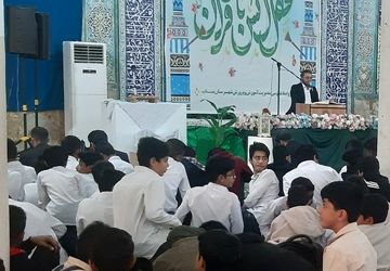 محفل انس با قرآن کریم با حضور یک هزار دانش آموز در شهرستان میناب برگزار شد