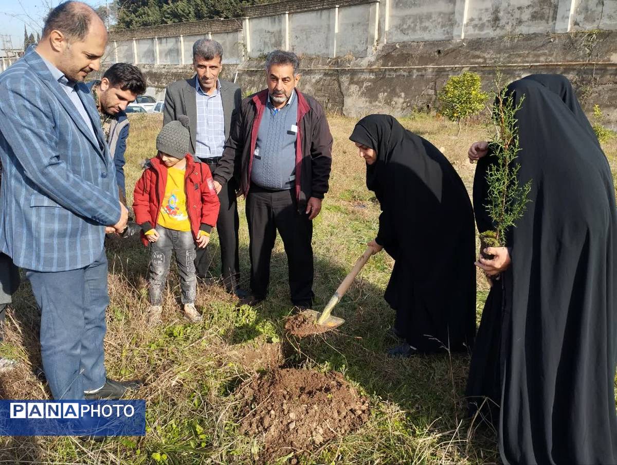 پویش سراسری کاشت نهال در سایه مادر همزمان با ایام ولادت حضرت زهرا (س) در میاندورود 