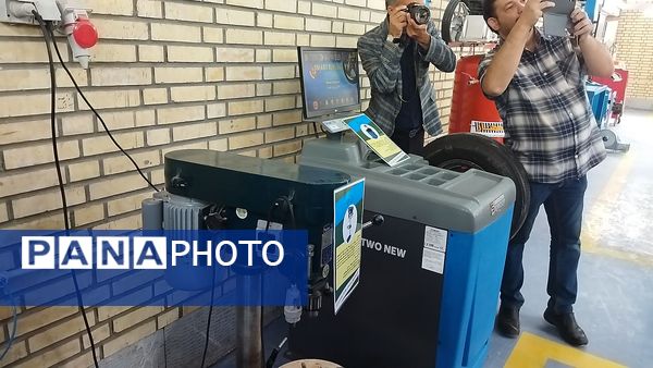 آیین افتتاحیه کارگاه و زمین چمن هنرستان تخصصی خودرو برادران نیشابور 