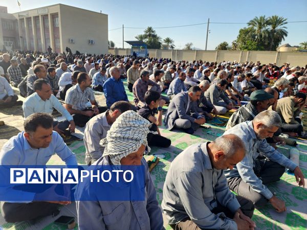 اقامه نماز عید سعید فطر در شهرستان منوجان 