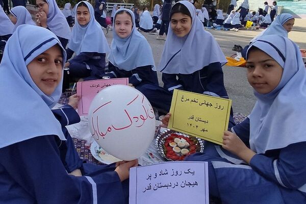 برگزاری جشن تخم‌مرغ‌های رنگی در دبستان قدر بهارستان دو