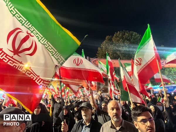 حضور مردم غیور کرج در هشتاد و یکمین شب از تجمعات مردمی