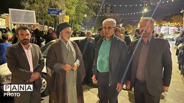 اجتماع بزرگ فرهنگیان و دانش‌آموزان یاسوج در خیابان جمهوری