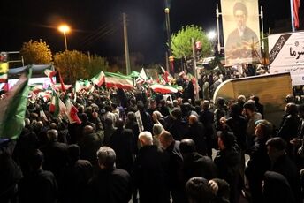 مشتها گره کرده؛به یاد آن مشت گره کرده