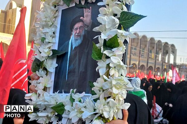 بدرقه با اشک و بیعت ،ایران در سوگِ قائد شهید امت