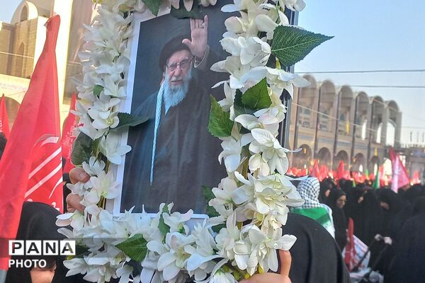 بدرقه با اشک و بیعت ،ایران در سوگِ قائد شهید امت