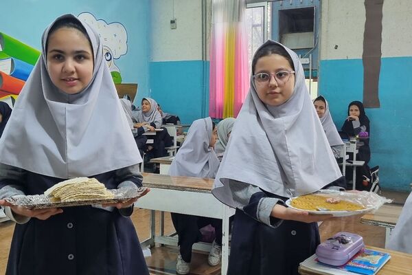 برگزاری مراسم به مناسبت ایام فاطمیه در دبستان راهیان نور ناحیه دو شهرری 