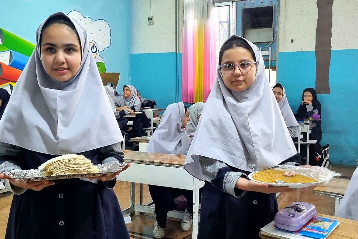 برگزاری مراسم به مناسبت ایام فاطمیه در دبستان راهیان نور ناحیه دو شهرری 