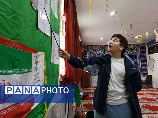برپایی نمایشگاه مدرسه انقلاب در دبیرستان شهید رجایی