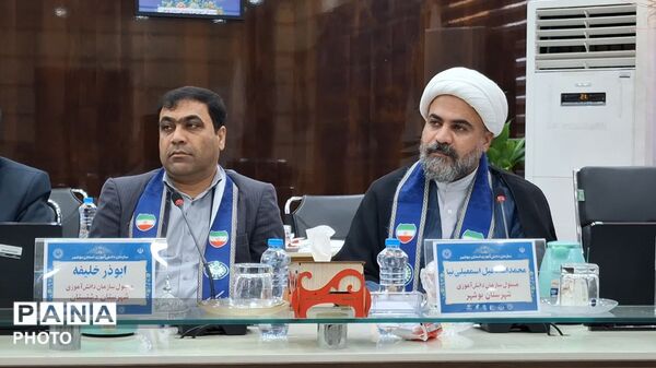 تجلیل از مسئولان، کارشناسان و پیشکسوتان سازمان دانش‌آموزی استان بوشهر