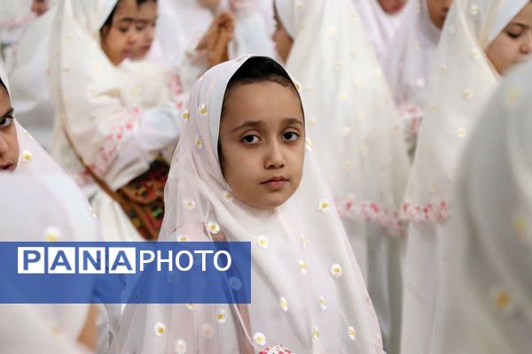 جشن تکلیف ۲۰۰۰نفری دانش‌آموزان دختر شهر یزد 