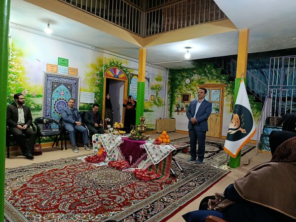 جشن یلدا در دبیرستان نمونه اندیشه 