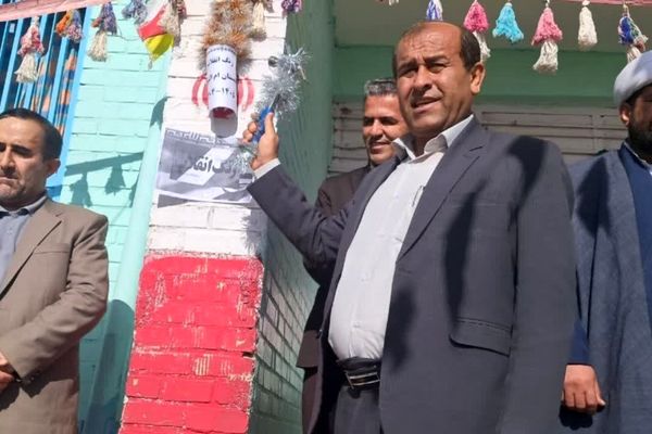 نواخته شدن زنگ انقلاب در دبستان دخترانه ام‌البنین دیشموک