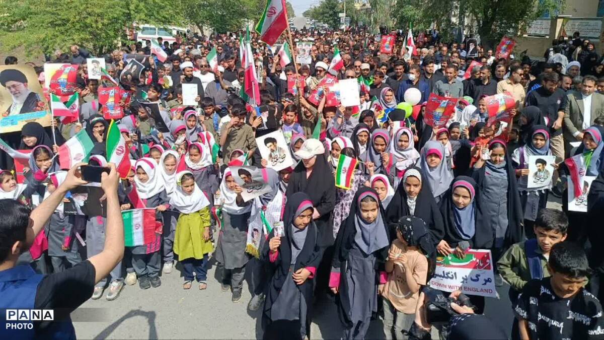 دانش‌آموزان کهنوجی به یاد دانش‌آموزان مینابی 
