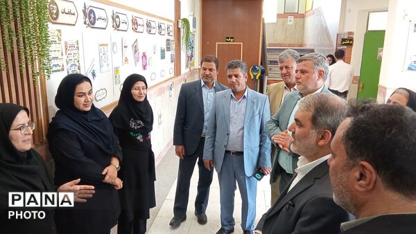  آیین بازگشایی مدارس و بازدید مسئولین از هنرستان بنت الهدی صدر