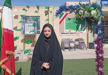 نواختن زنگ انقلاب در دبیرستان حجاب شهرستان بافق 