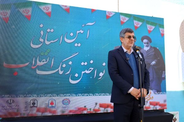 آیین نمادین نواختن «گلبانگ انقلاب اسلامی » در مدرسه احمد فتاحی ناحیه دو یزد
