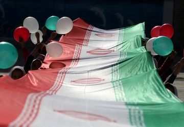 پرچم ایران، محور عهد دانش‌آموزان در مدارس