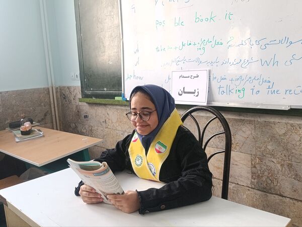 همدلی و همکاری دانش‌آموزان در اجرای طرح مدام دبیرستان دکتر جواد حداد ۲ 