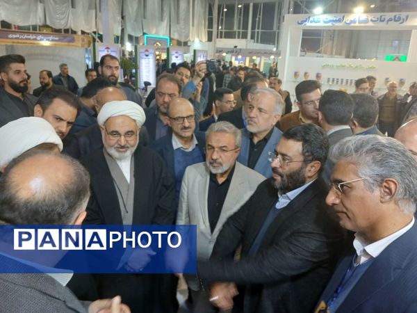 افتتاح بیست و پنجمین نمایشگاه ویژه هفته پژوهش و فناوری