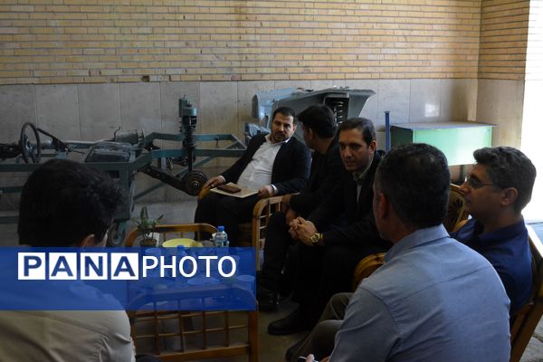 برگزاری کارگاه آموزشی آشنایی با سیستم موتور و سیستم سوخت‌رسانی خودرو در بهارستان 2