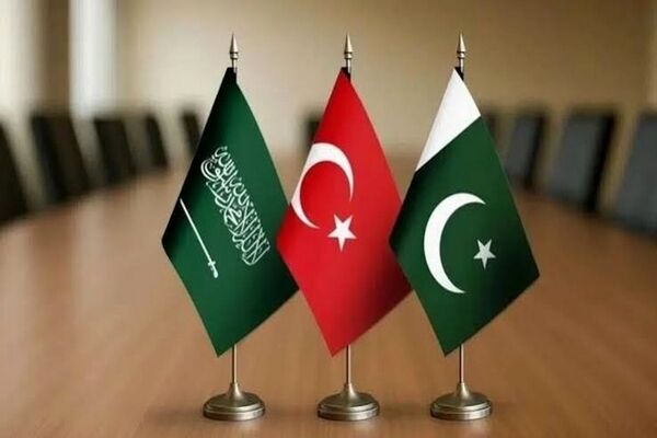 توافق سه‌جانبه مکه بیشتر جنبه روانی و بازدارندگی دارد/ ترکیه نگران تحرکات رژیم صهیونیستی است