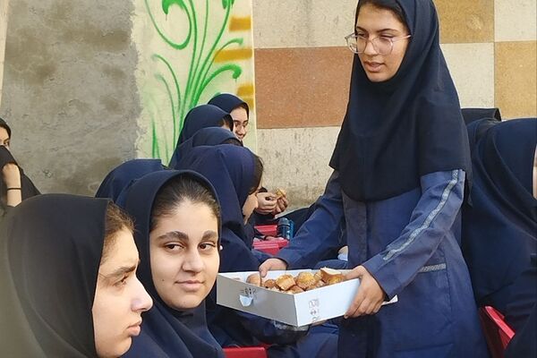 برگزاری جلسه بصیرتی ویژه دفاع مقدس در دبیرستان عفاف رودهن 