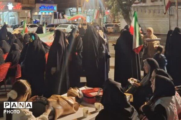 تجلیل مردمی از حماسه دفاع مقدس در فیروزکوه؛ حضور گسترده در سومین یادواره شهید گمنام