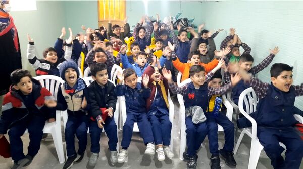برپایی جشن آب در دبستان سرافراز ناحیه۷ مشهد 