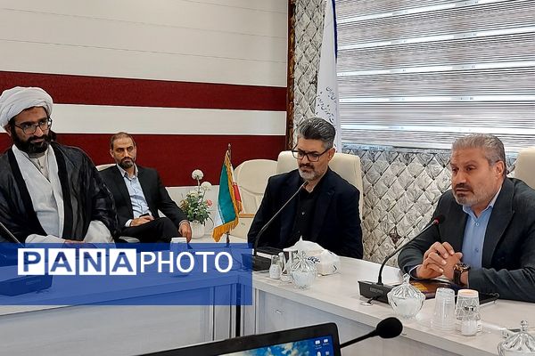 برگزاری آیین معارفه سرپرست معاونت پژوهش، برنامه‌ریزی و توسعه منابع انسانی اداره آموزش و پرورش کهریزک