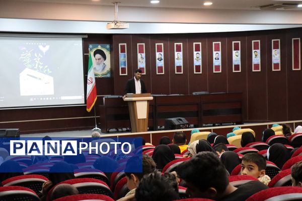 برگزاری اولین یادواره شهدای هنرمند در پاکدشت 