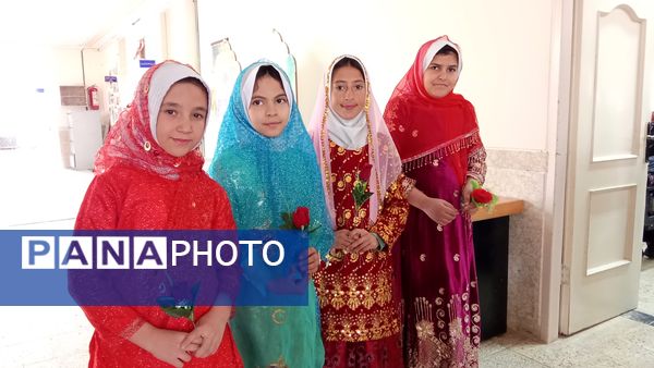 تجلیل از دانش‌آموزان برگزیده در چهل ودومین جشنواره فرهنگی هنری امید فردا شهرستان بن