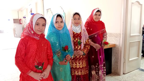تجلیل از دانش‌آموزان برگزیده در چهل ودومین جشنواره فرهنگی هنری امید فردا شهرستان بن