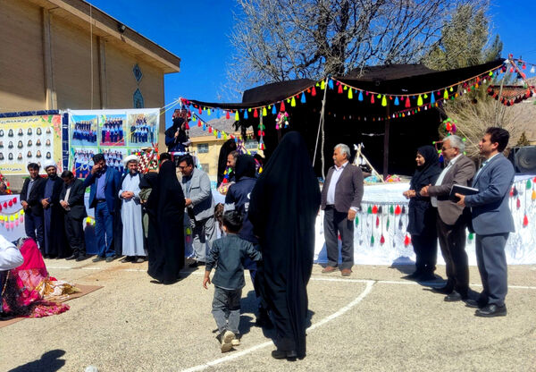 تقدیر از دانش‌آموزان تلاشگر میانکوه 