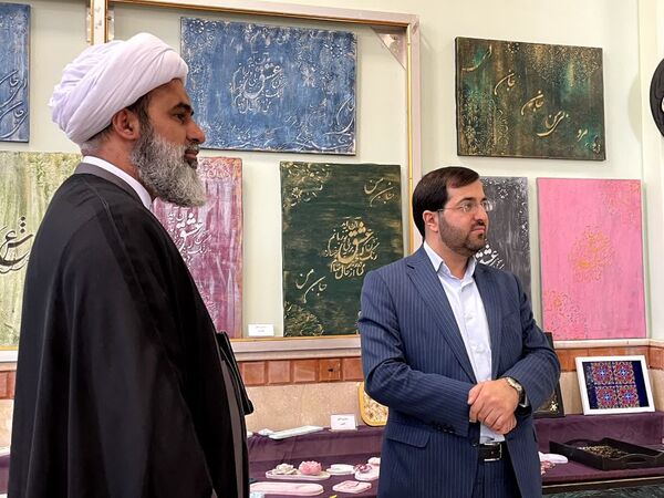 بازدید امام جمعه ملارد از نمایشگاه مشاغل هنرستان فنی و حرفه‌ای طوبی به مناسبت هفته سلامت و هفته معرفی مشاغل